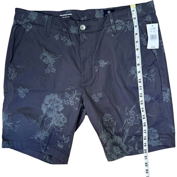 AG ADRIANO GOLDSCHMIED Wanderer Slim Trouser Shorts Gray Floral Size 38 - Picture 3 of 8
